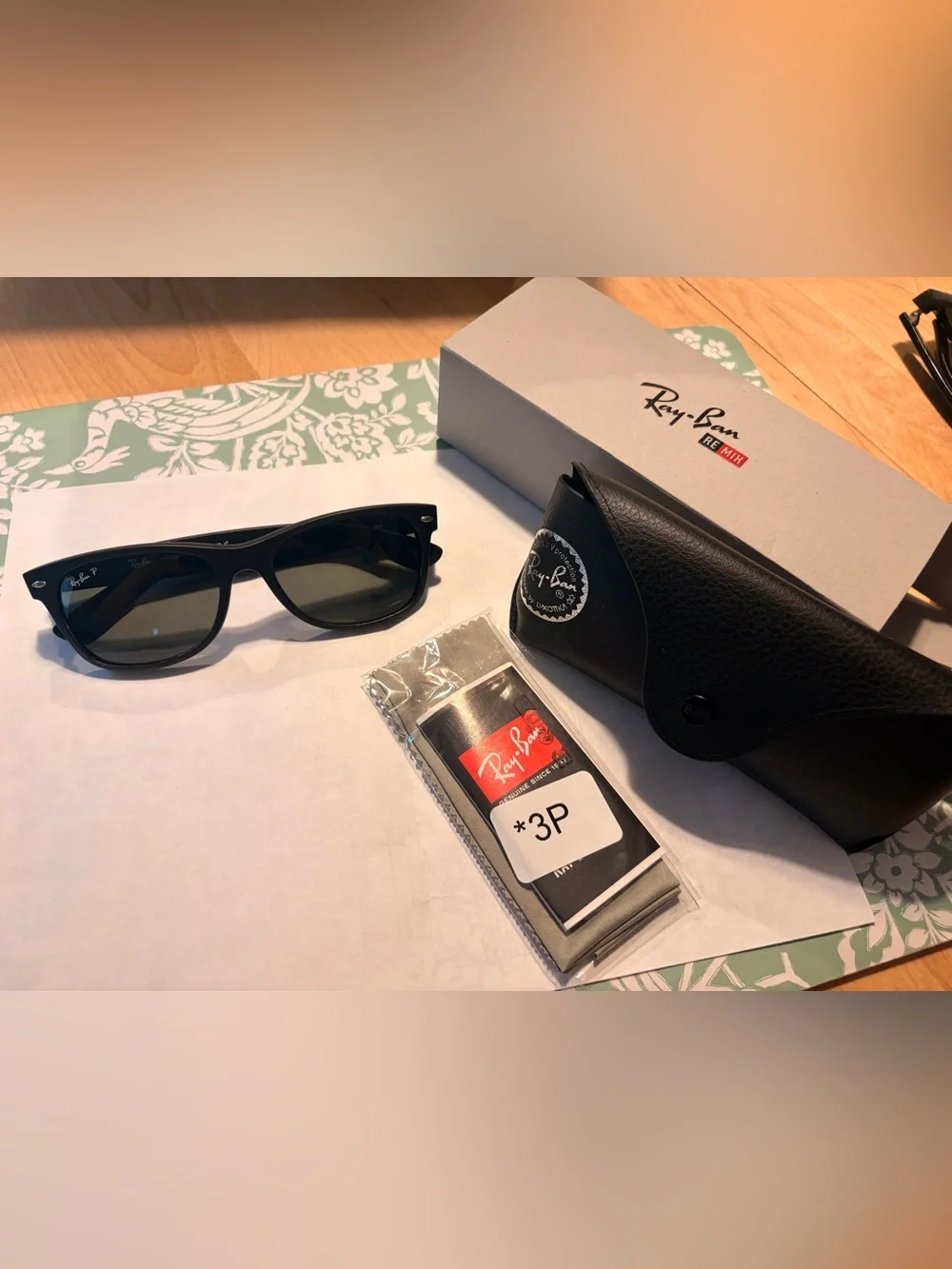 Ray-Ban Black Wayfarer Style Sunglasses with Dark Green Lenses